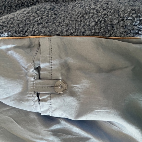 Coat - Picture 4 of 6